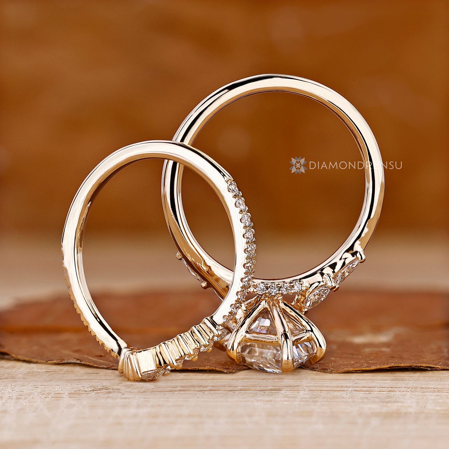 Dutch Marquise Wedding Ring with Pear and Round Diamond Band