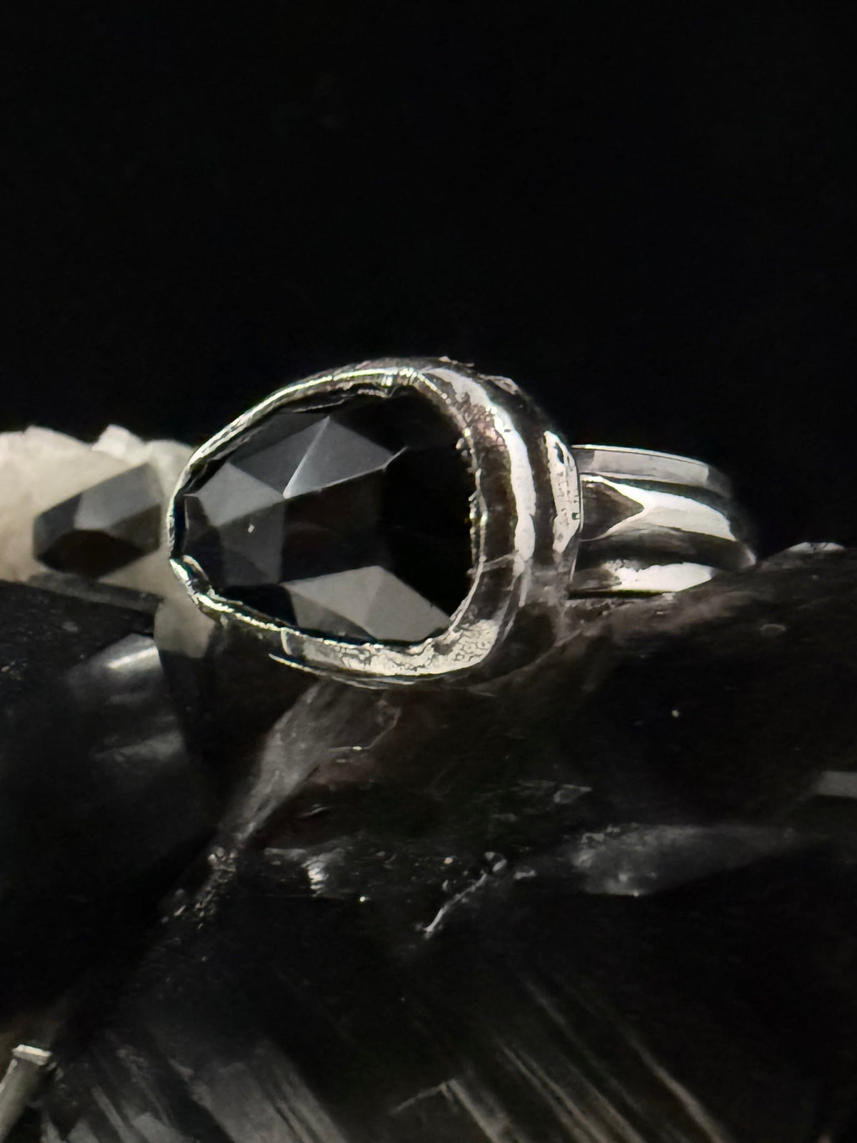 Night Soul Spinel Ring