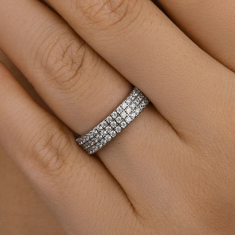Tantalizing 925 Sterling Silver Round Cut Wedding Ring
