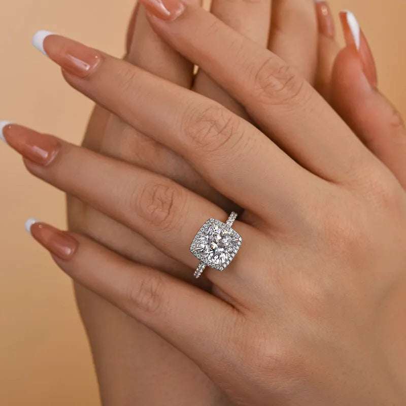 Charming Cushion Cut 4.0ct Halo Design Engagement Ring In Sterling Silver