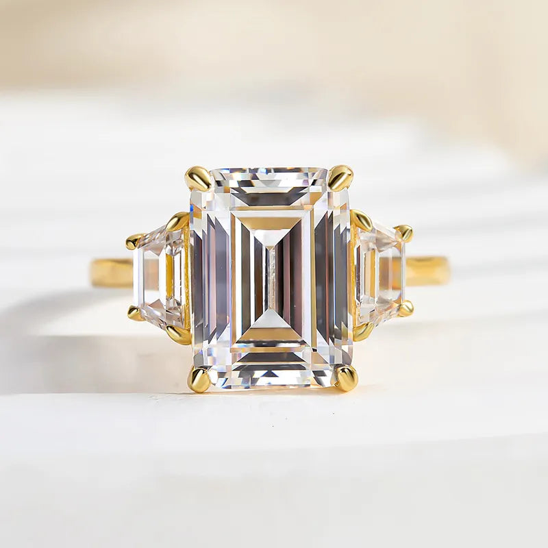 Lavish Emerald Cut 4.0ct Three Stone Engagement Ring In Sterling Silver