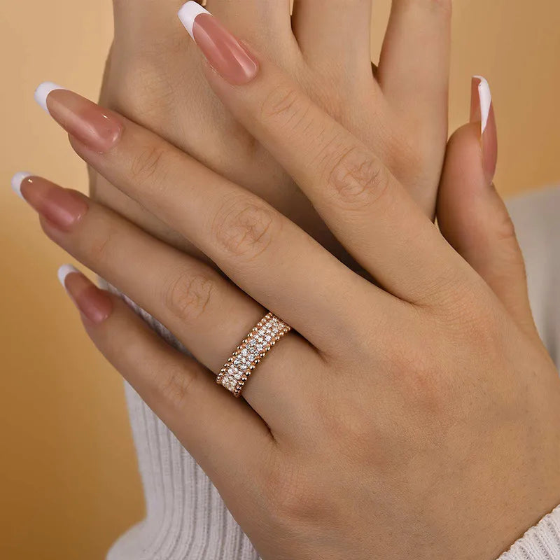 Refined 925 Sterling Silver Round Cut Wedding Ring