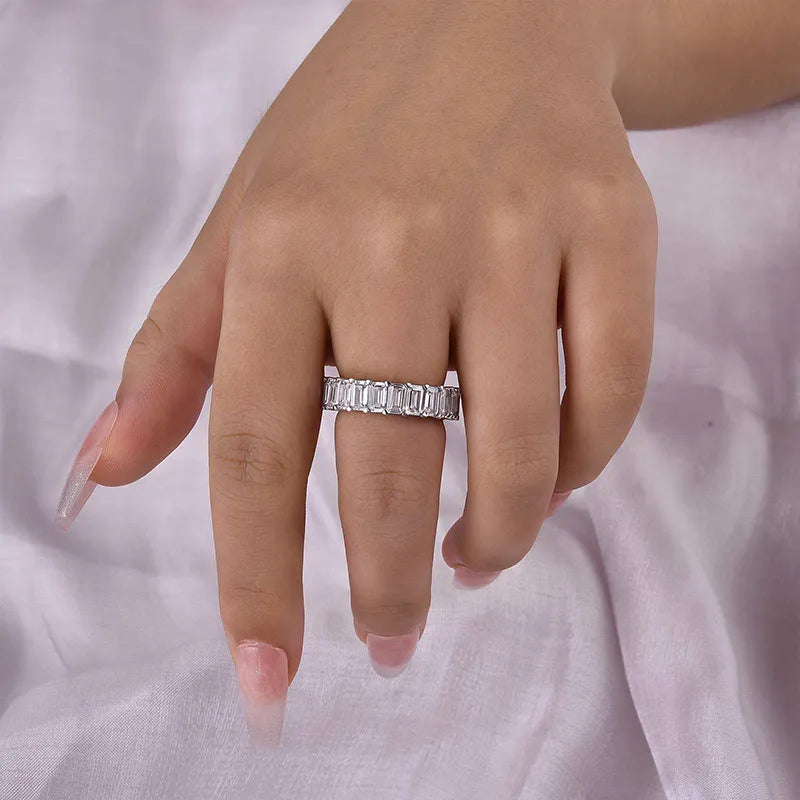 Sumptuous 925 Sterling Silver Emerald Cut Wedding Ring
