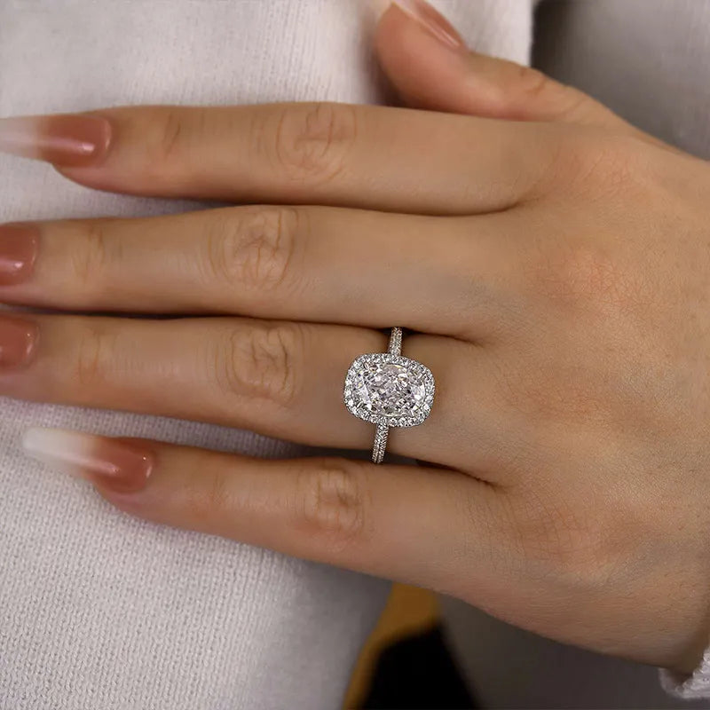 Gorgeous Oval Cut 2.3ct Halo Design Engagement Ring In Sterling Silver