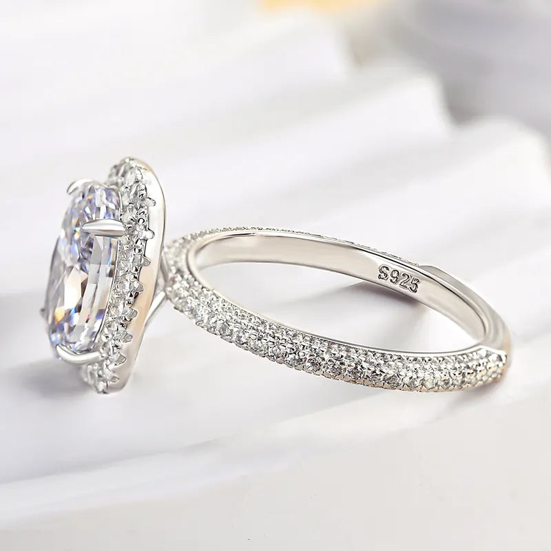 Gorgeous Oval Cut 2.3ct Halo Design Engagement Ring In Sterling Silver