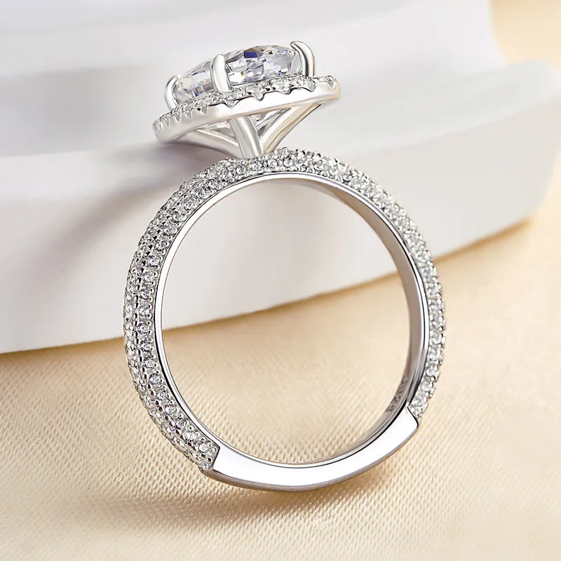 Gorgeous Oval Cut 2.3ct Halo Design Engagement Ring In Sterling Silver