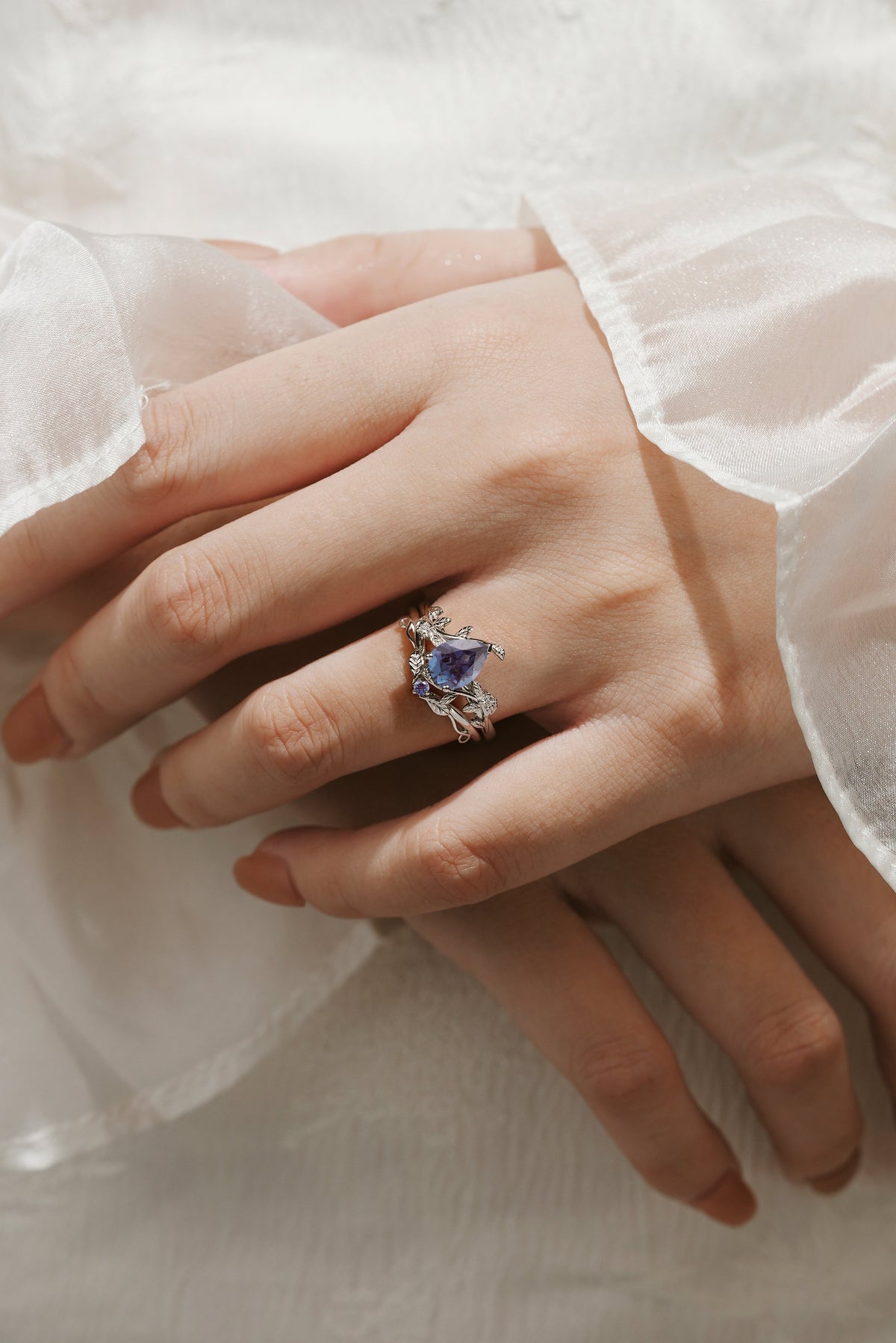 Pear Cut Alexandrite Leaf Inspired Wedding Ring Sets 2pcs