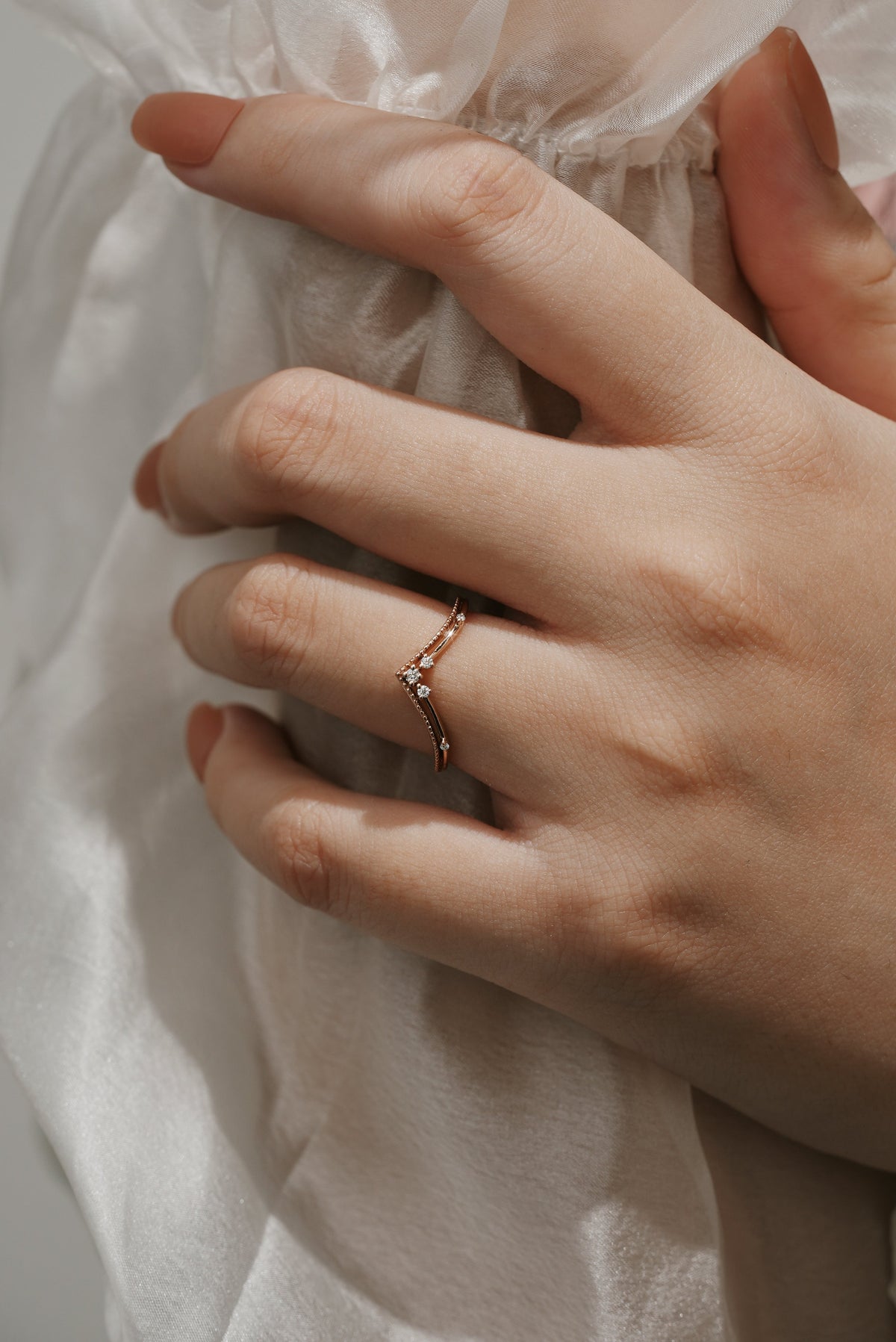 1.5mm Curved Moissanite Stackable Wedding Band