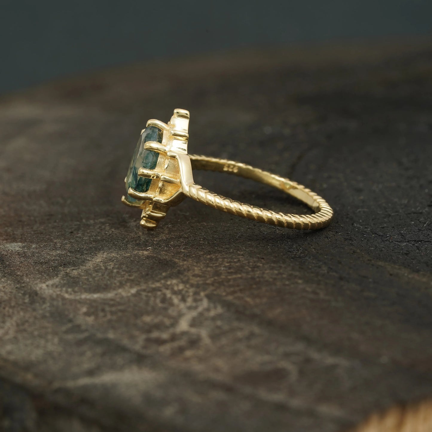 Vintage Oval Moss Agate 14k Gold Engagement Ring