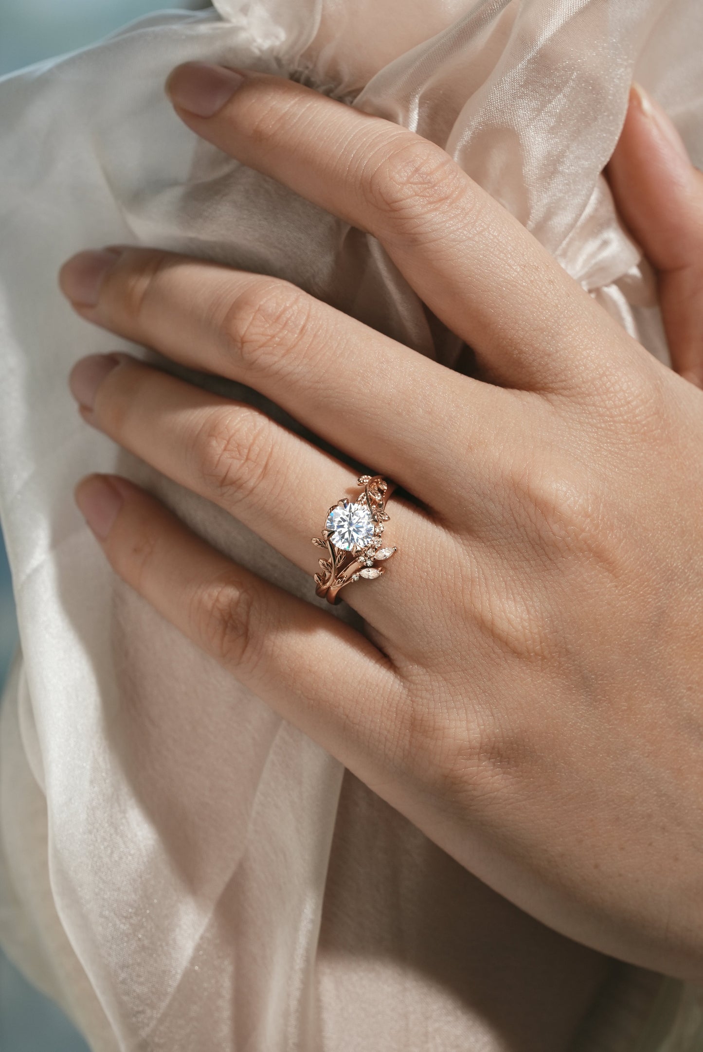 Round Cut Moissanite Leaf Engagement Ring Set Chevron Wedding Band