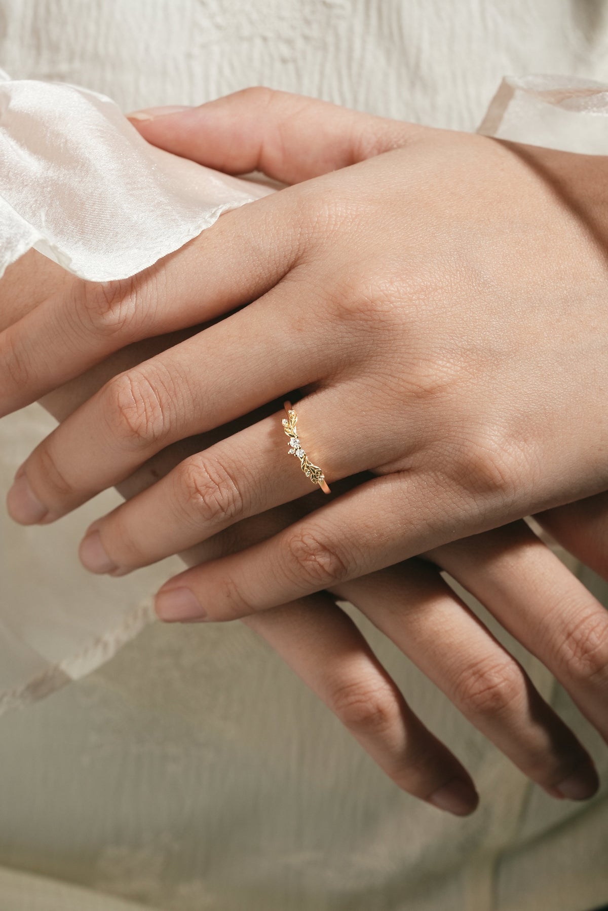 Leaf Pattern Wedding Band