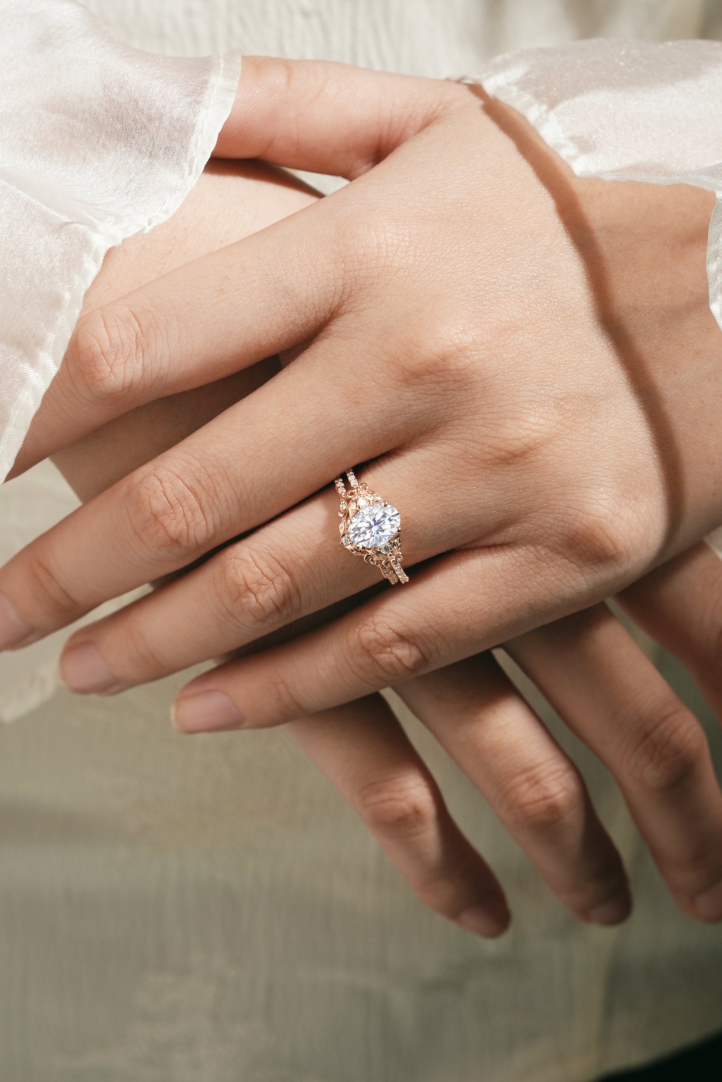Leaf Inspired Oval Cut Moissanite Ring Set 2pcs