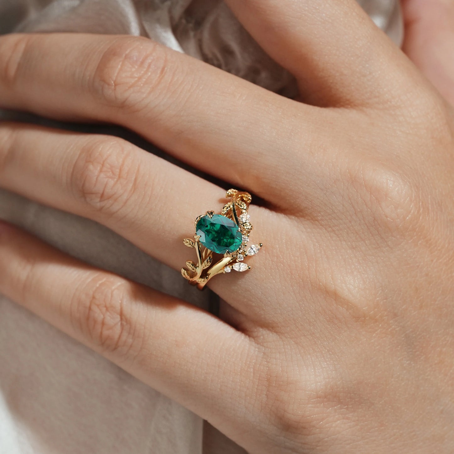 Oval Cut Emerald Leaf Engagement Ring Leaf Wedding Band 2pcs