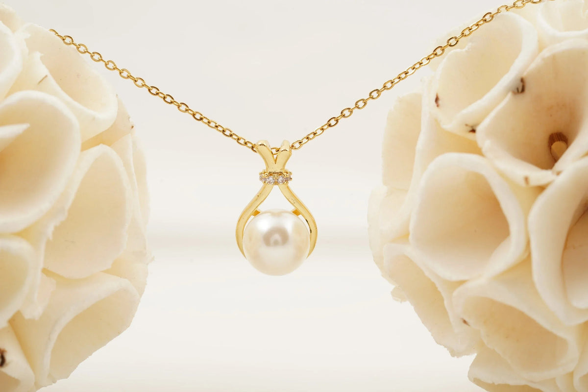 Freshwater Pearl Necklace With Gold Chain