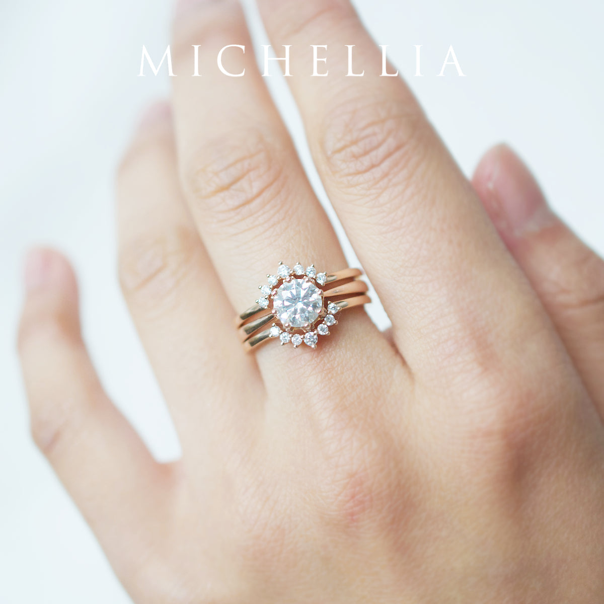 [Cassandra] Vintage Crown Solitaire Ring in Lab Emerald