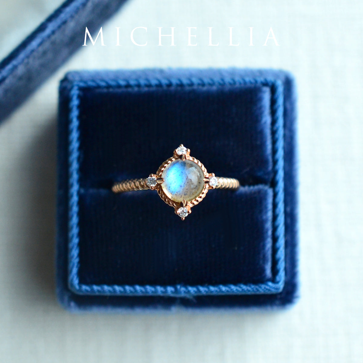 [Stella] Aura of Galaxy Engagement Ring in Labradorite