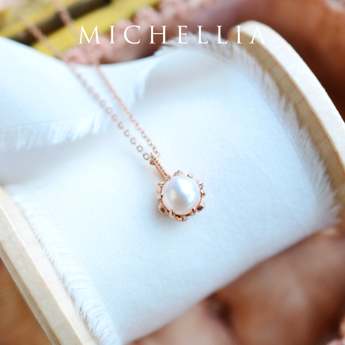 [Eden] Floral Solitaire Necklace in Akoya Pearl