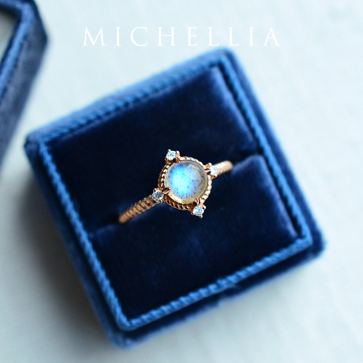 [Stella] Aura of Galaxy Engagement Ring in Labradorite