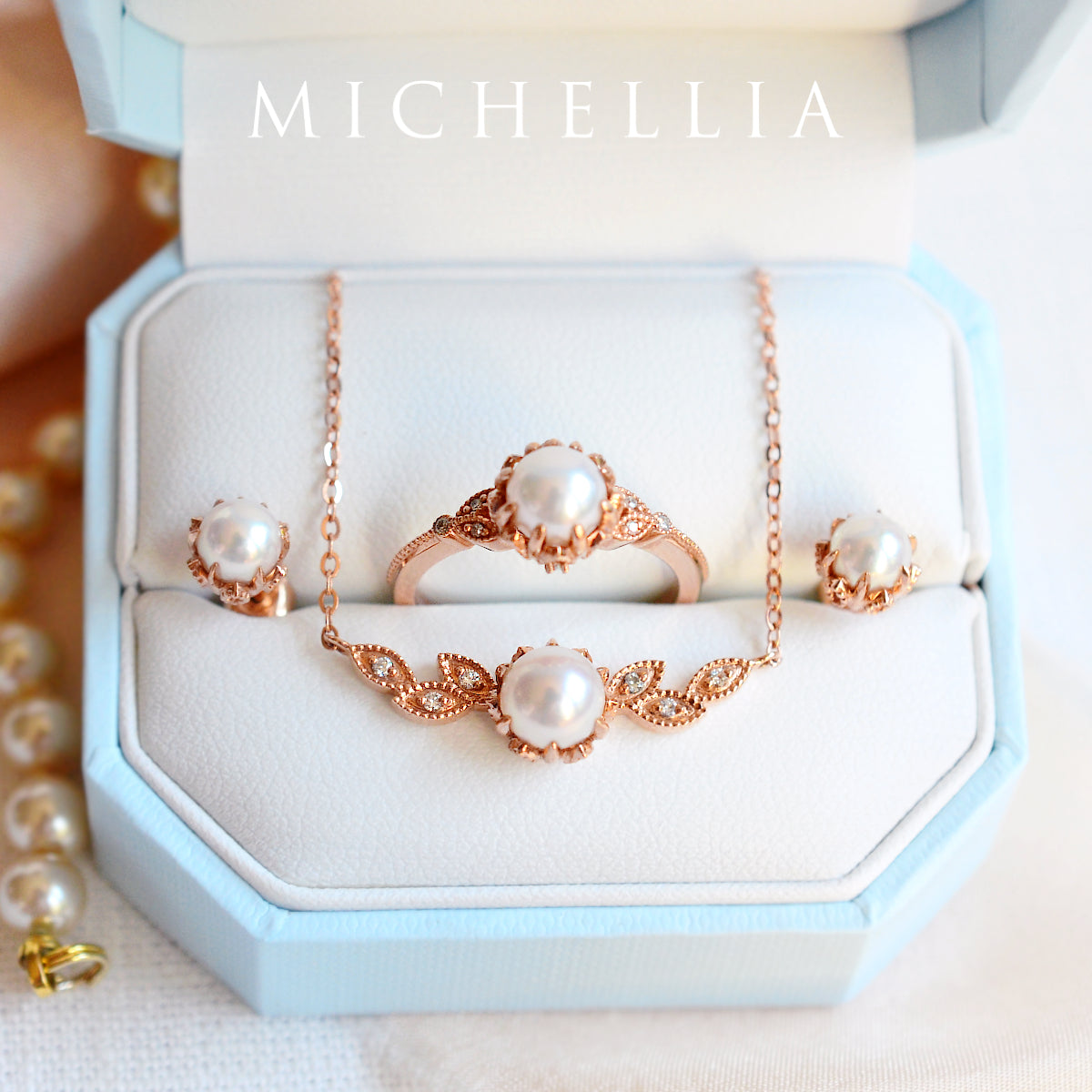 [Dahlia] Floral Leaf Necklace in Akoya Pearl