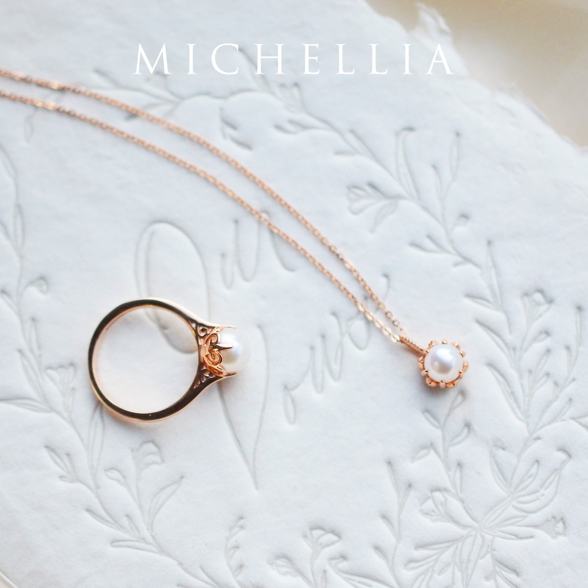 [Eden] Floral Solitaire Necklace in Akoya Pearl