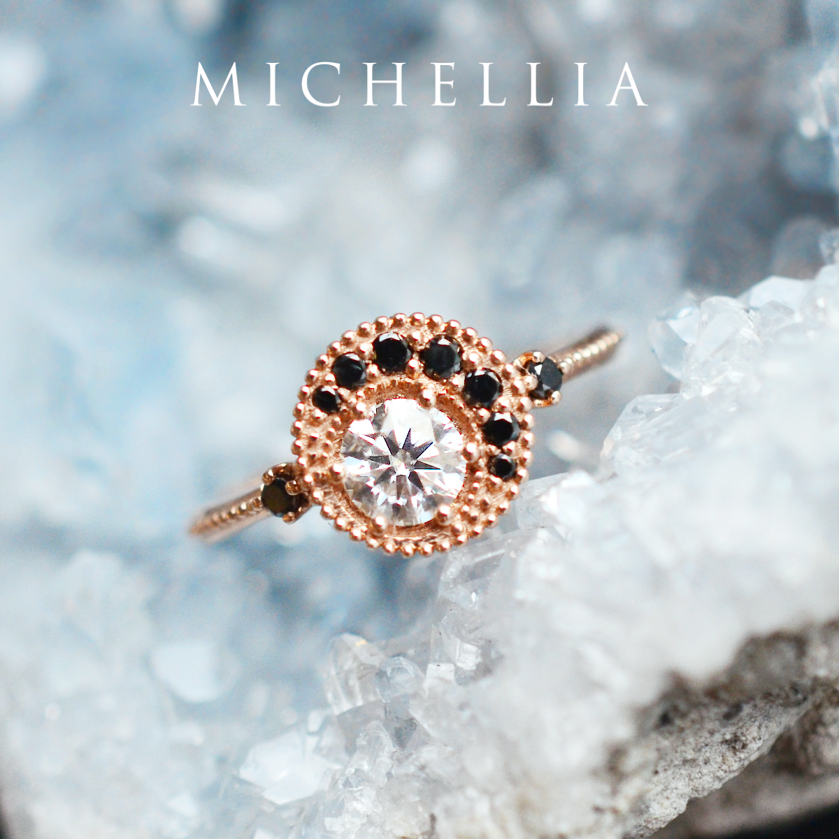 [Luna] Crescent Moon Engagement Ring in Diamond / Moissanite