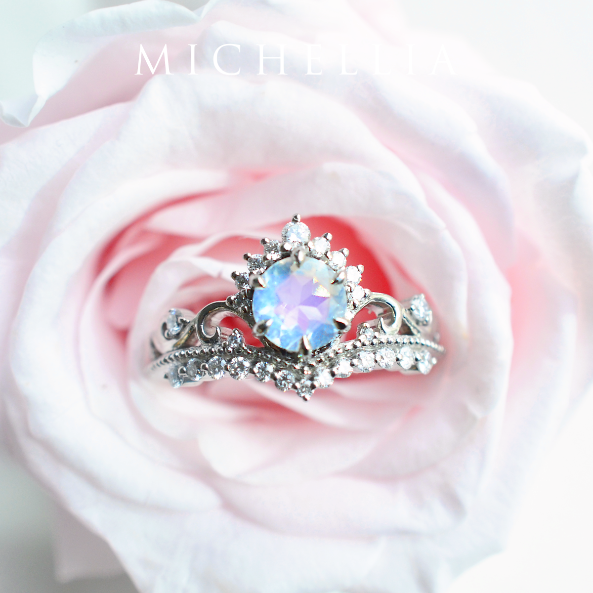 [Theia] Heirloom Crown Engagement Ring in Moonstone