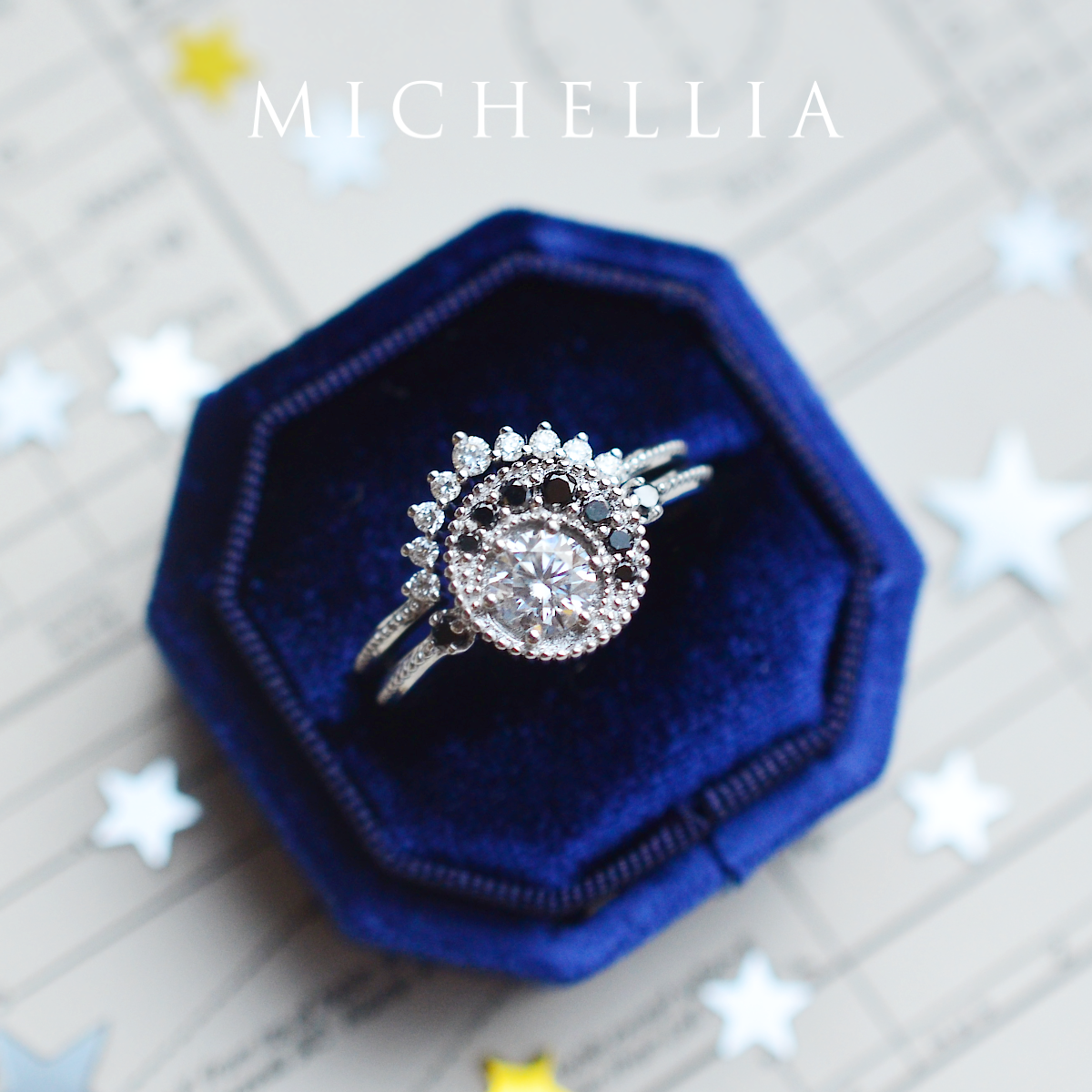 [Luna] Crescent Moon Engagement Ring in Diamond / Moissanite