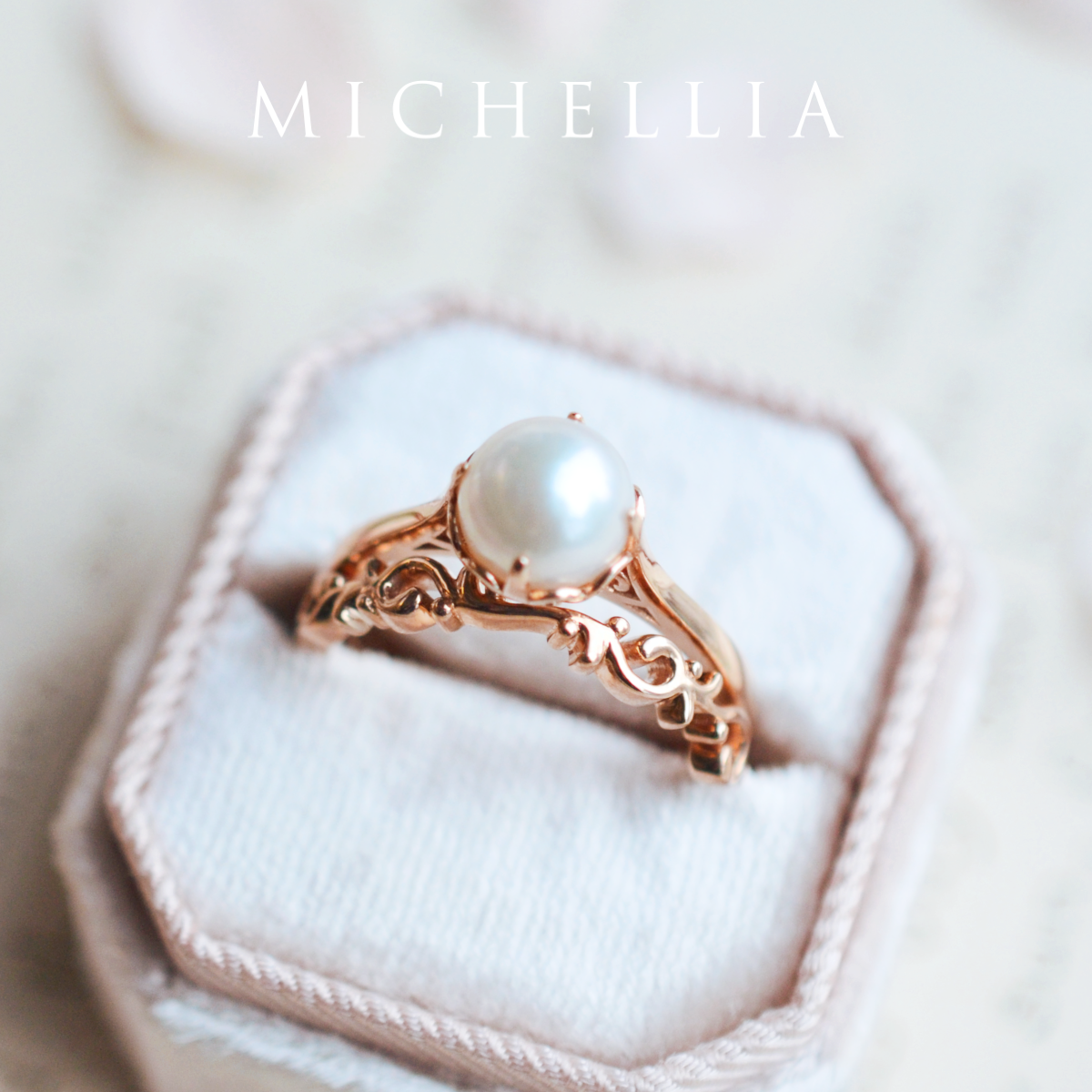 [Marguerite] Victorian Lace Solitaire Engagement Ring in Akoya Pearl