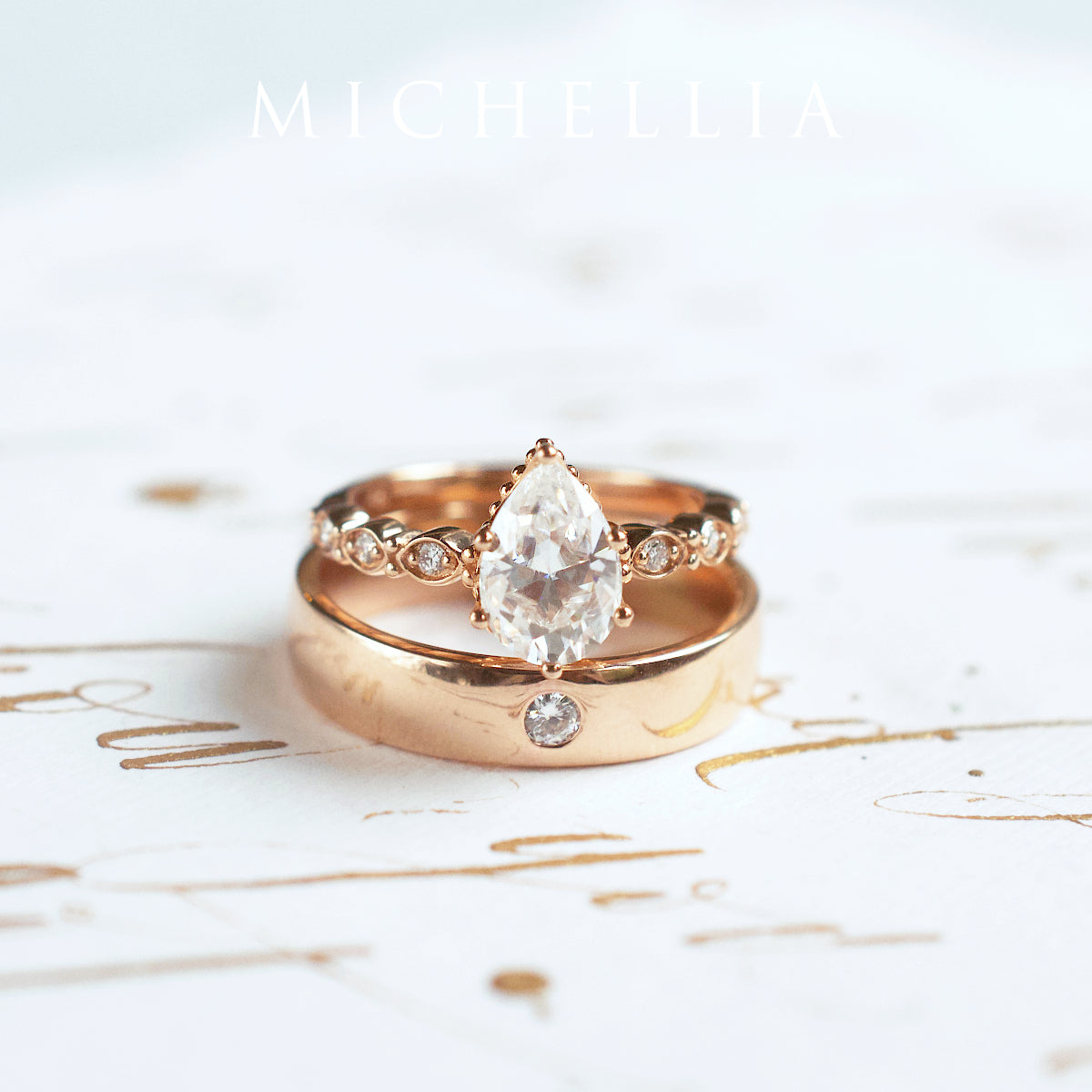 [Emelia] Vintage Classic Crown Pear Cut Engagement Ring in Diamond / Moissanite