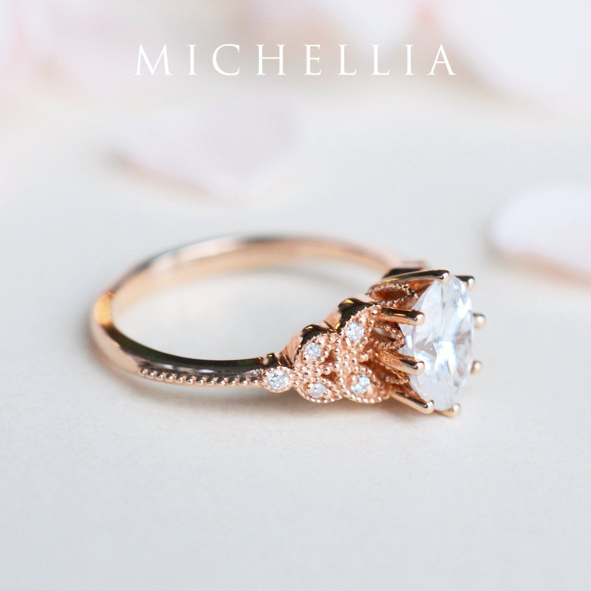 [Olivia] Classic Floral Oval Engagement Ring in Diamond / Moissanite