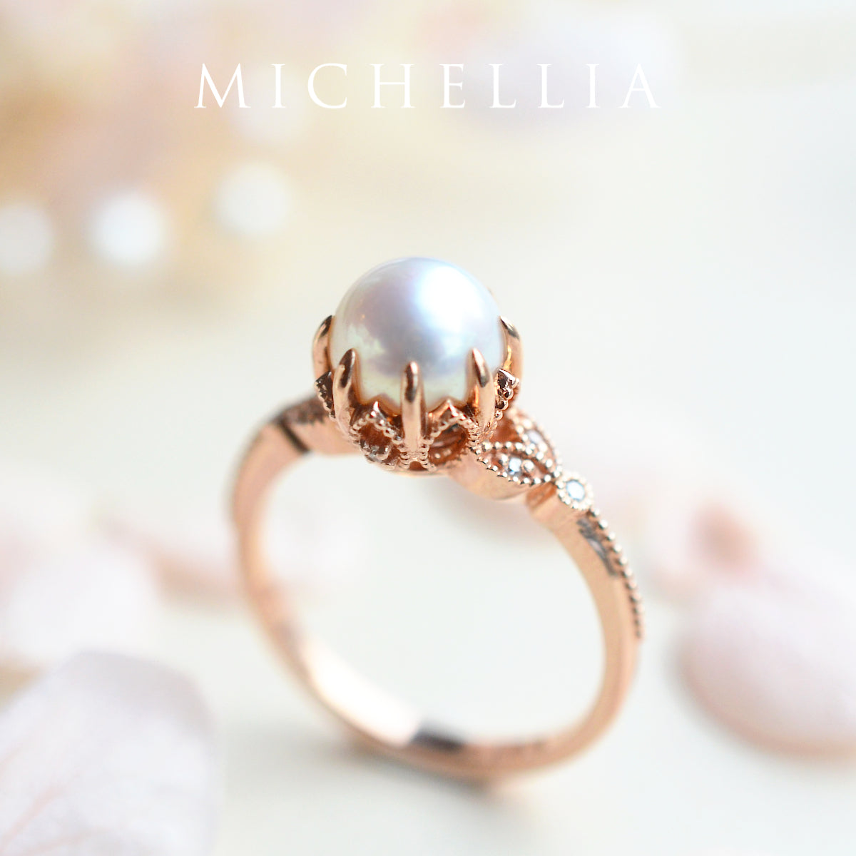 [Evanthe] Vintage Floral Engagement Ring in Akoya Pearl
