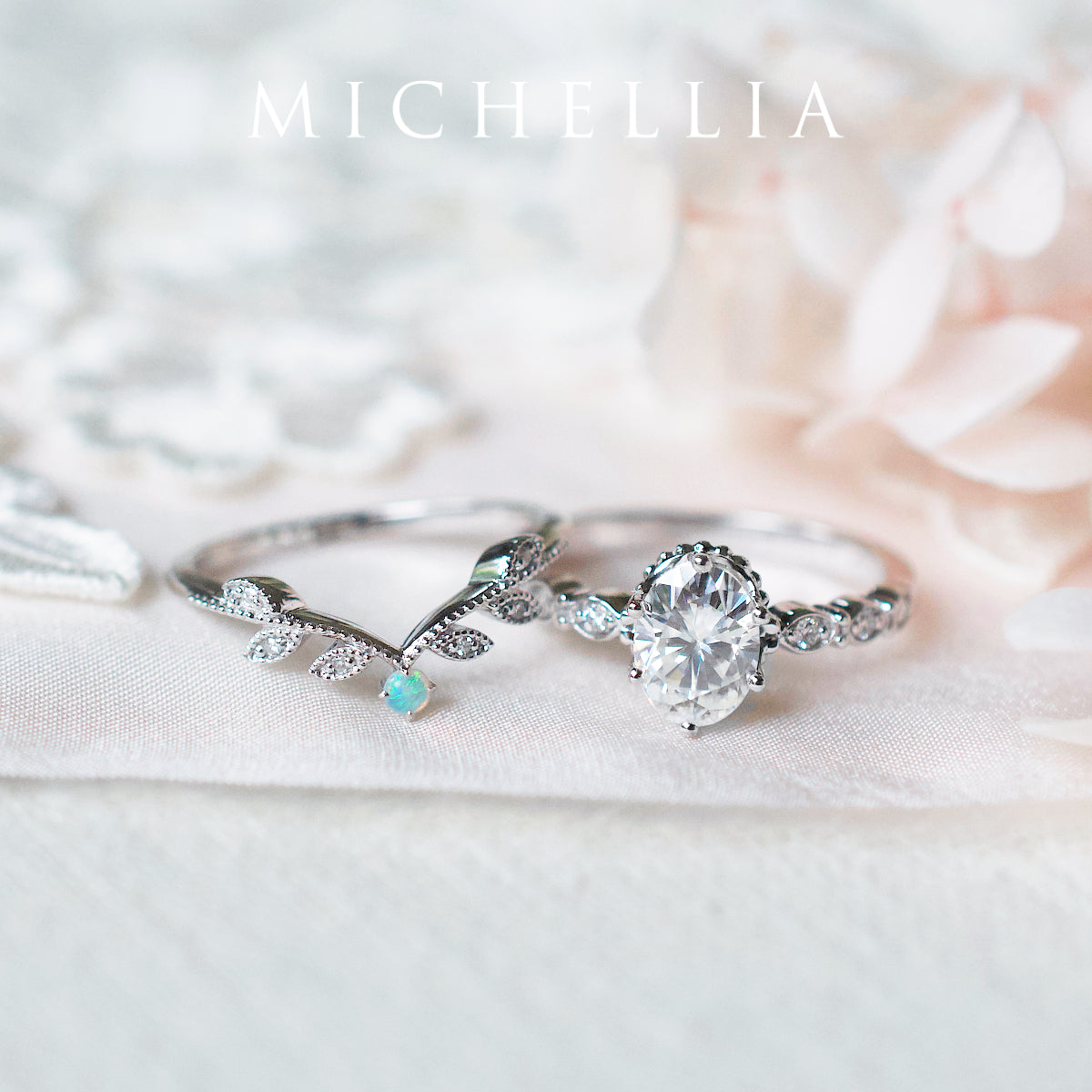 [Evelina] Vintage Classic Crown Oval Engagement Ring in Diamond / Moissanite