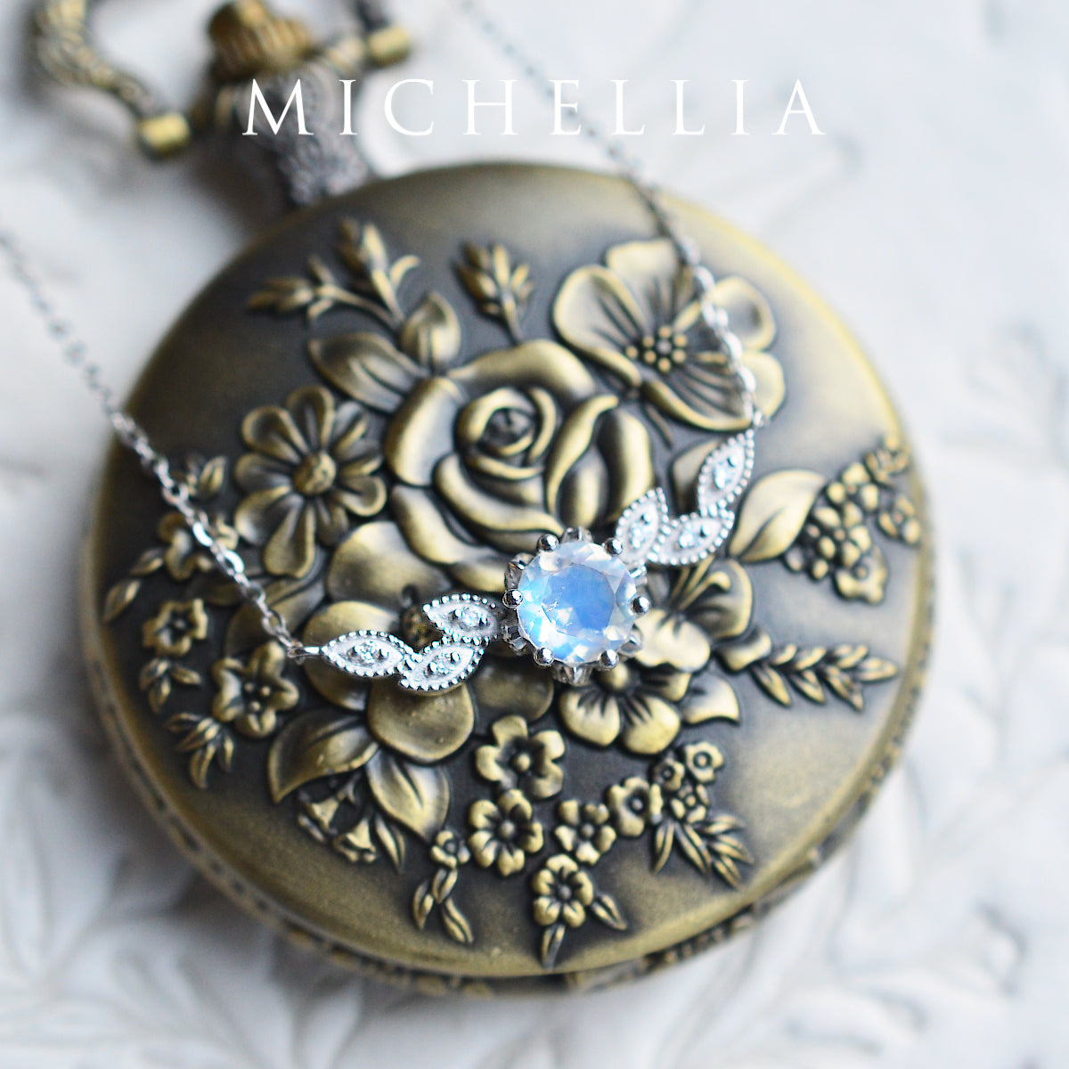 [Dahlia] Floral Leaf Necklace in Morganite