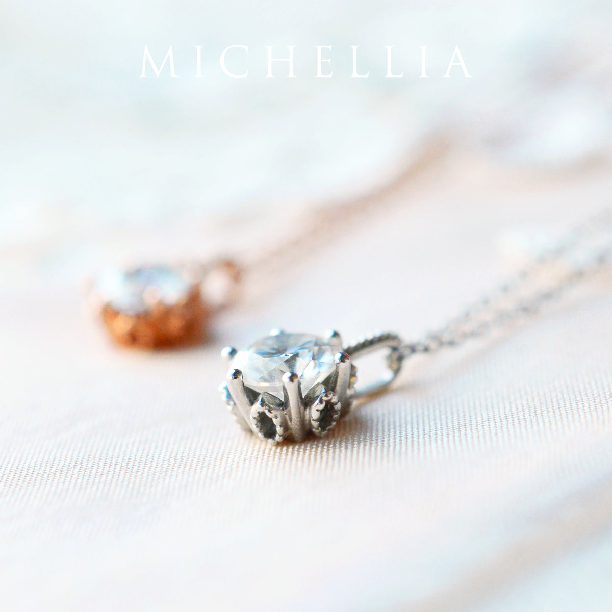 [Eden] Floral Solitaire Necklace in Diamond / Moissanite