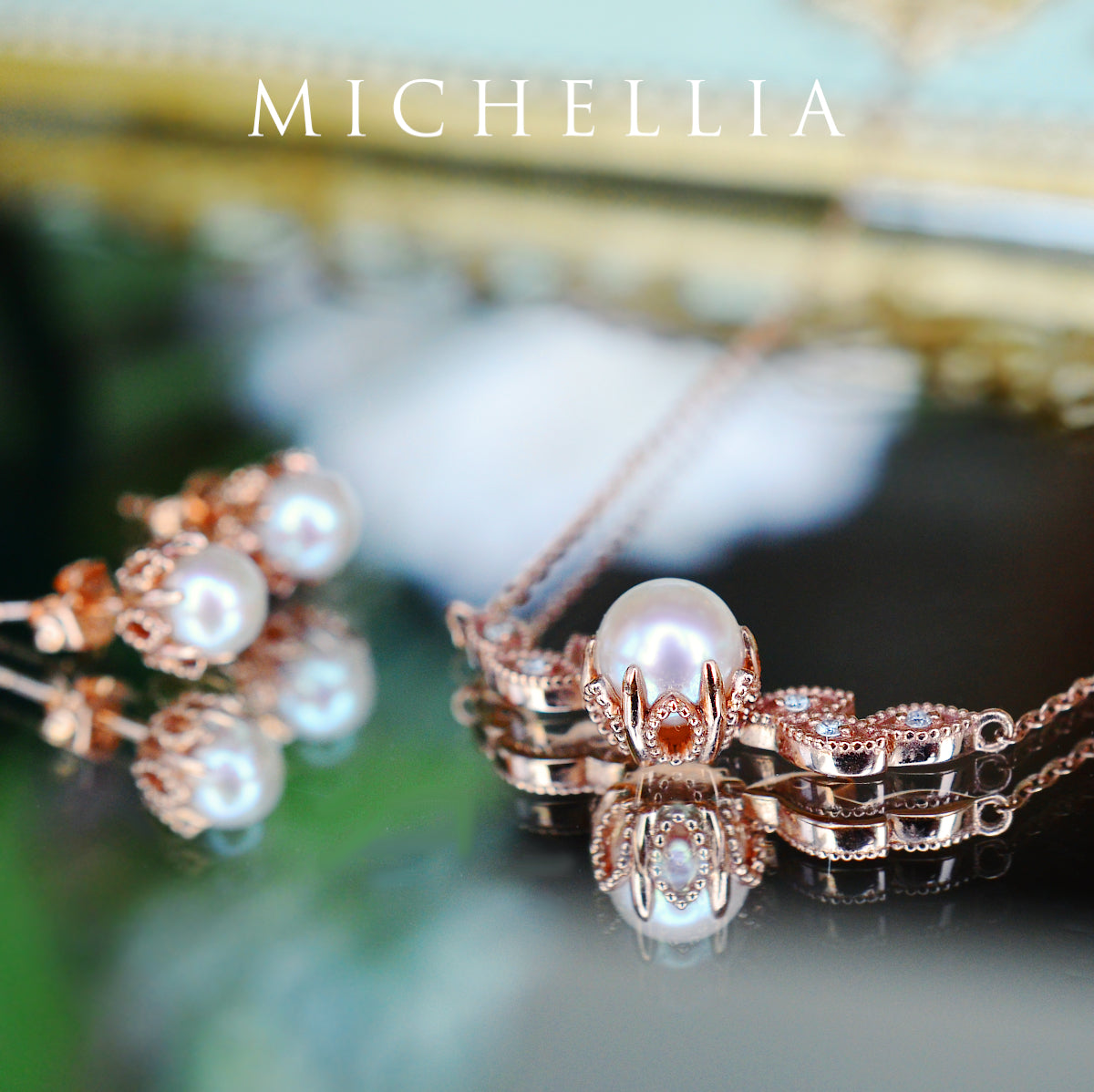 [Dahlia] Floral Leaf Necklace in Akoya Pearl