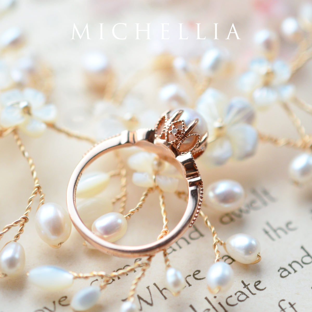 [Evanthe] Vintage Floral Engagement Ring in Akoya Pearl