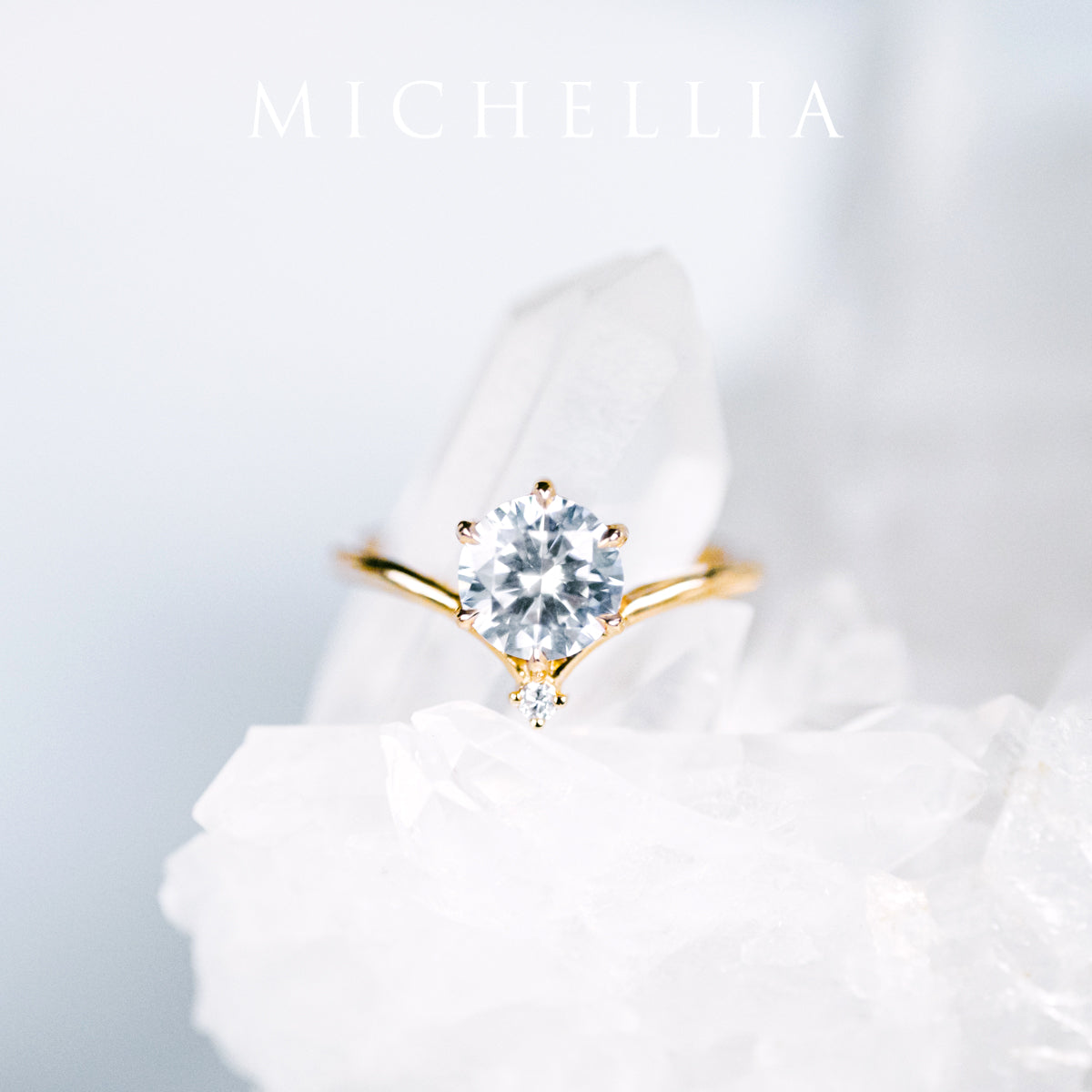 [Aisha] Moonrise Engagement Ring in Diamond / Moissanite
