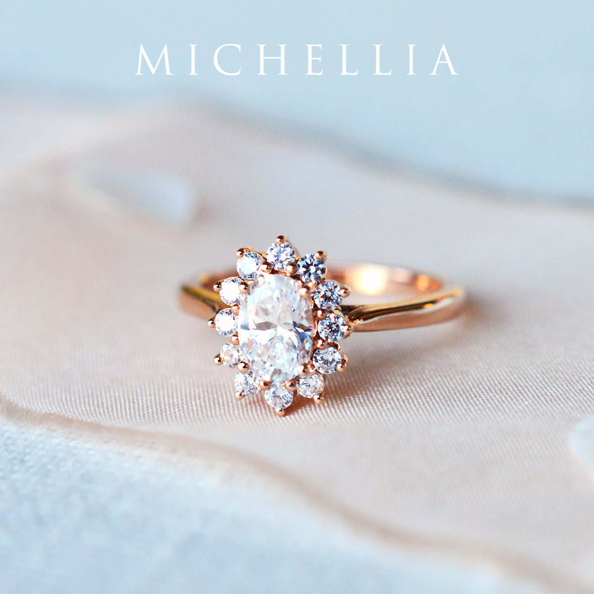 [Julianne] Vintage Bloom Halo Oval Engagement Ring in Diamond / Moissanite