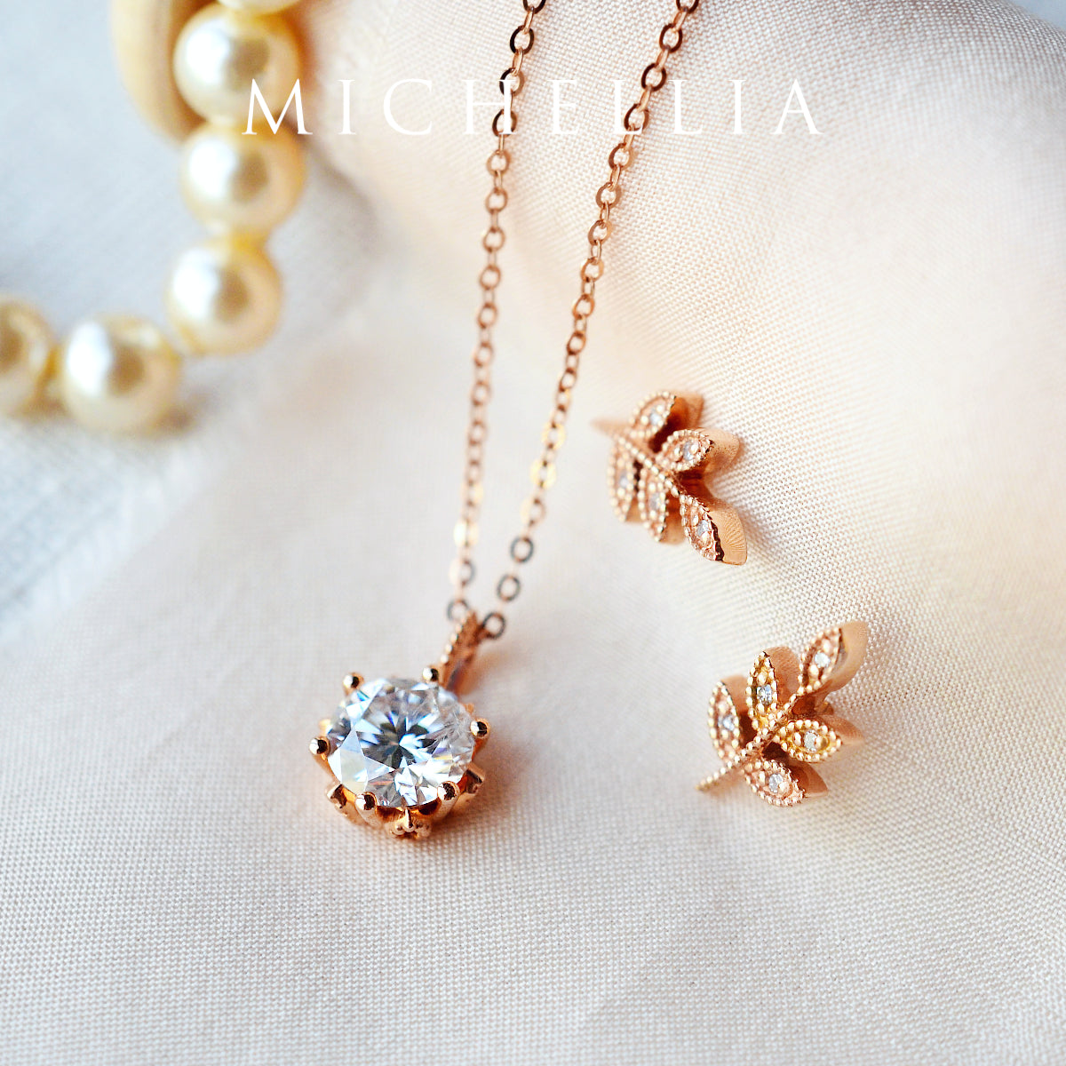 [Eden] Floral Solitaire Necklace in Diamond / Moissanite