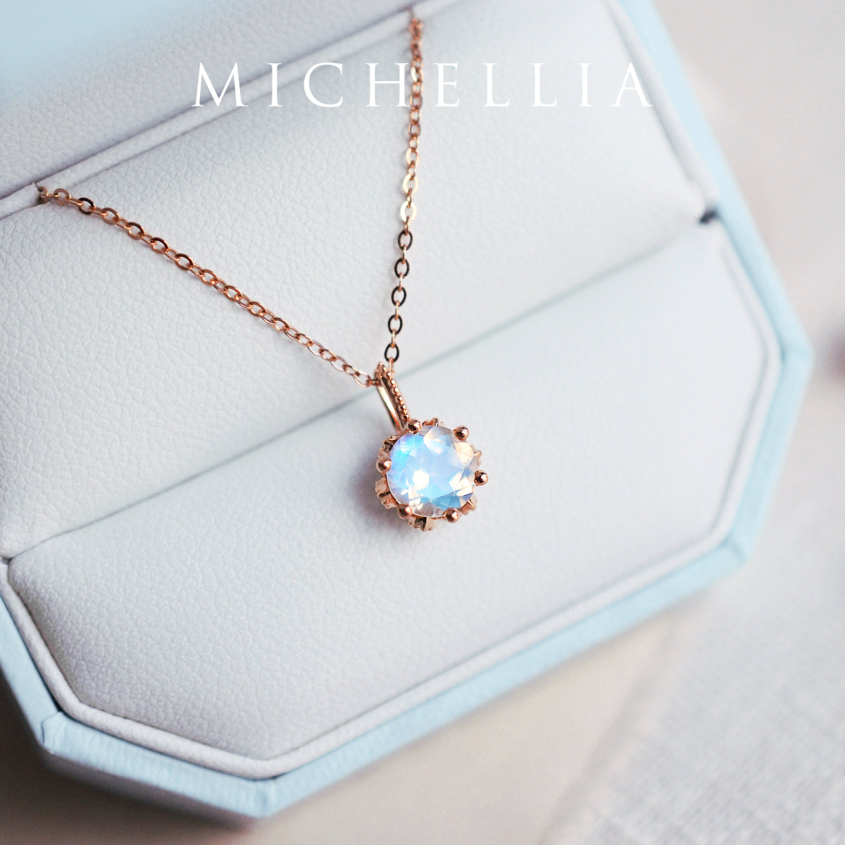 [Eden] Floral Solitaire Necklace in Moonstone