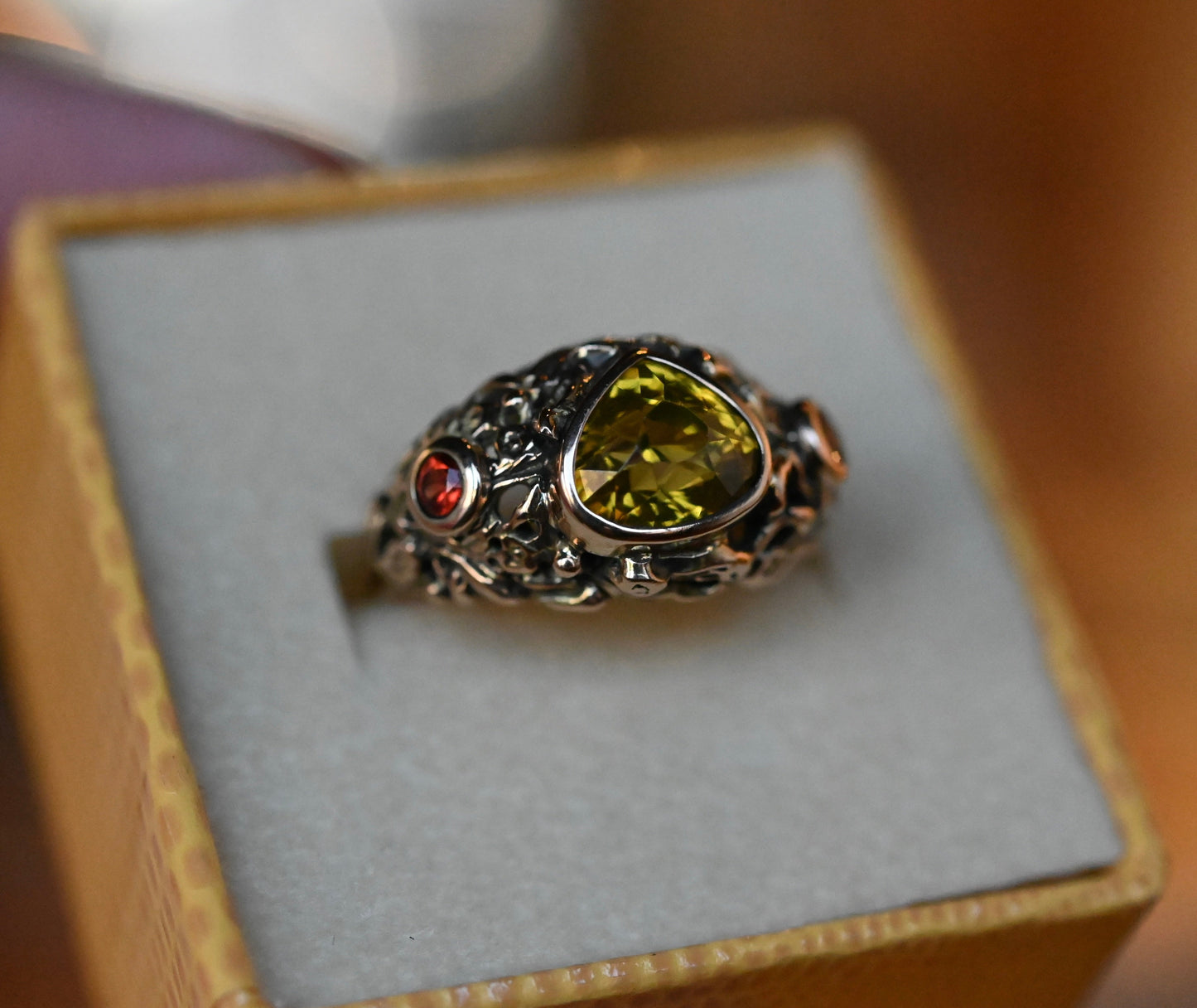 14k Gold Domed Floral Sapphire Ring - size 7