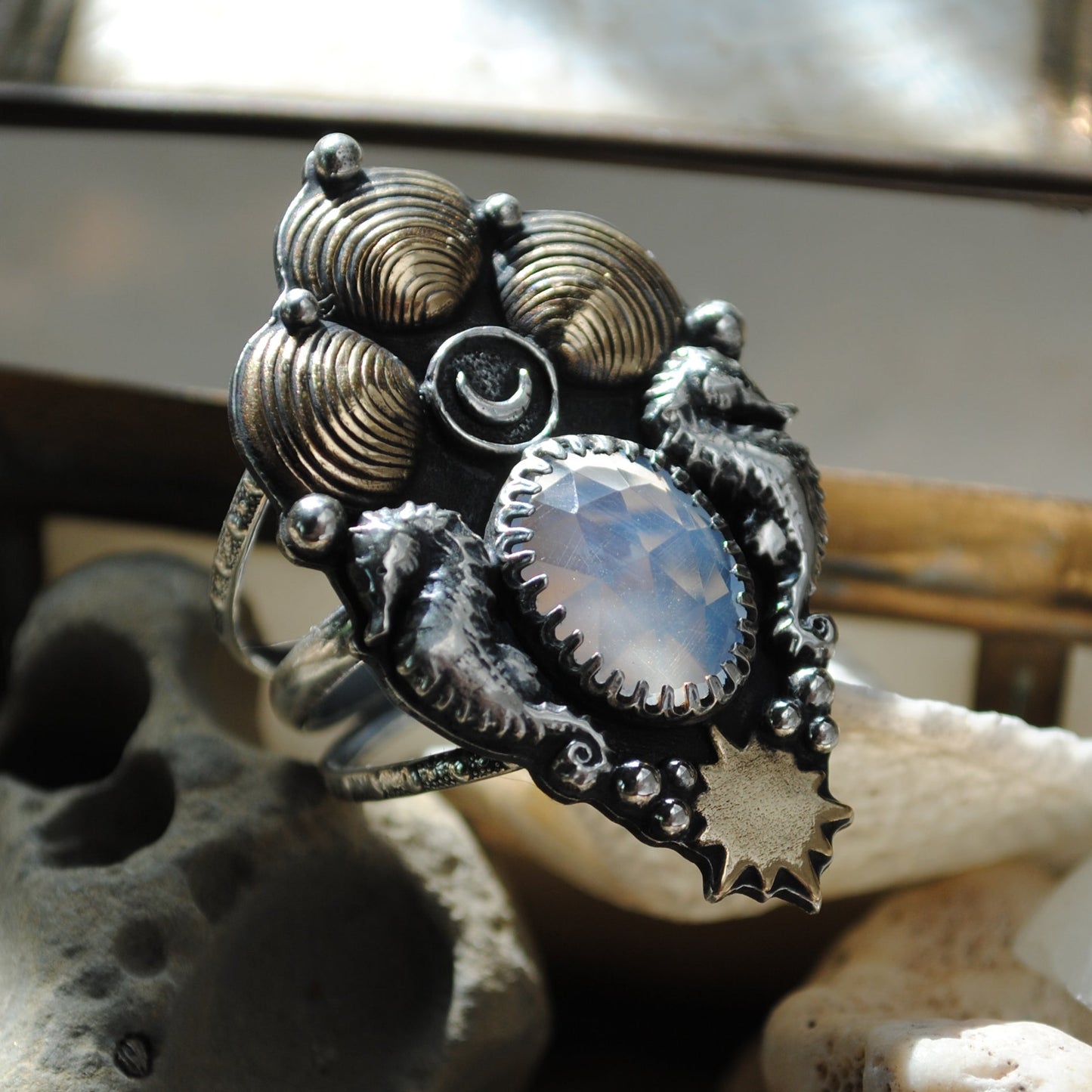 Size 8.5 - Lavender Quartz, Radiant Lunar Pool