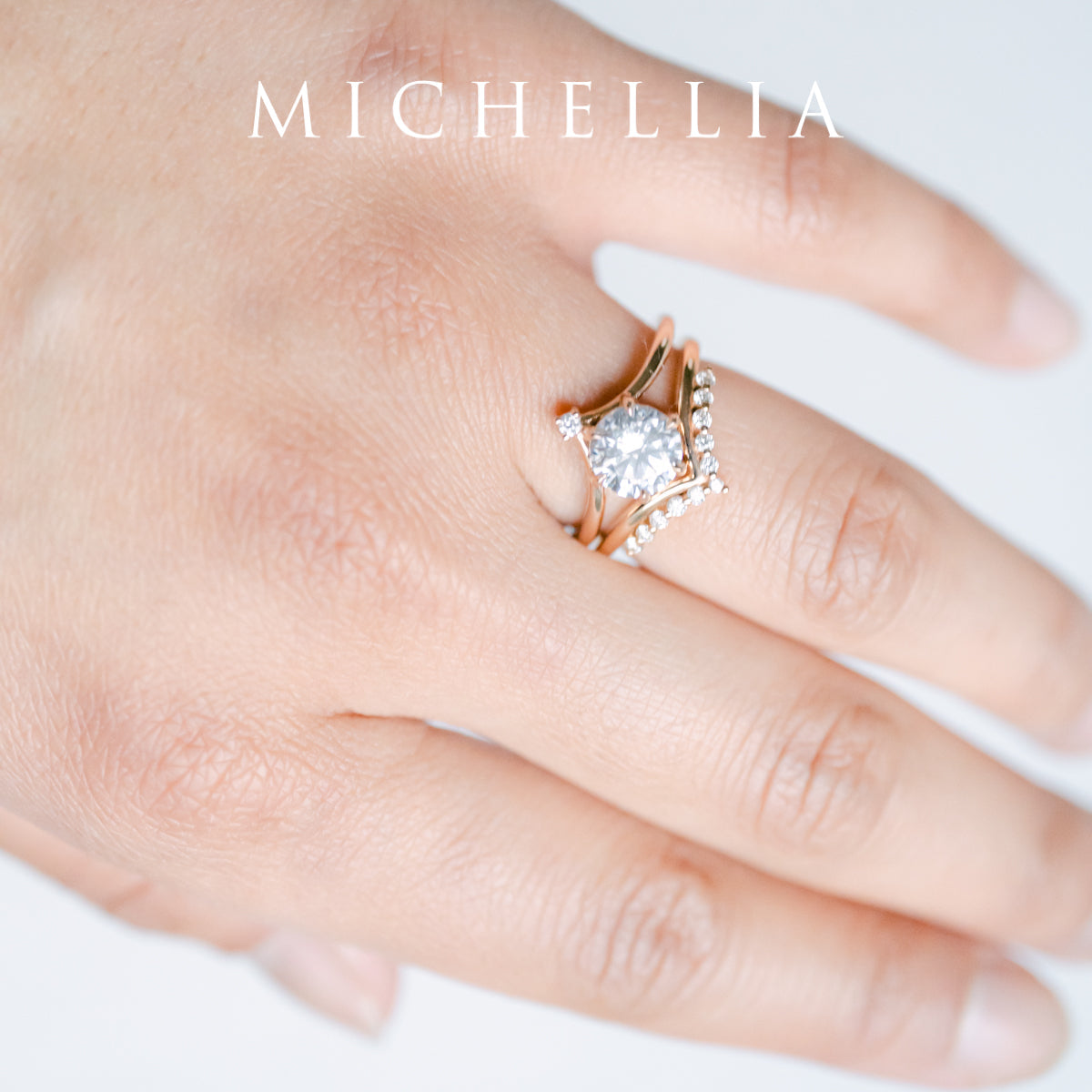 [Aisha] Moonrise Engagement Ring in Diamond / Moissanite