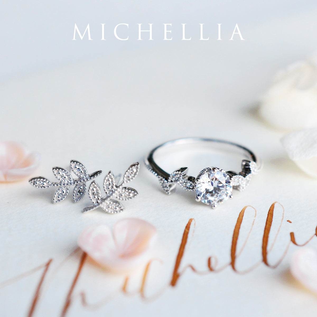 [Dahlia] Petite Floral Engagement Ring in Diamond / Moissanite