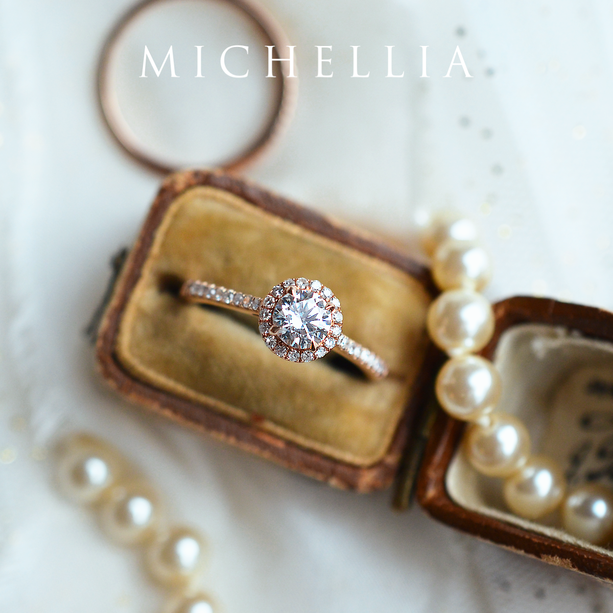 [Nova] Classic Halo Diamond Engagement Ring in Diamond / Moissanite