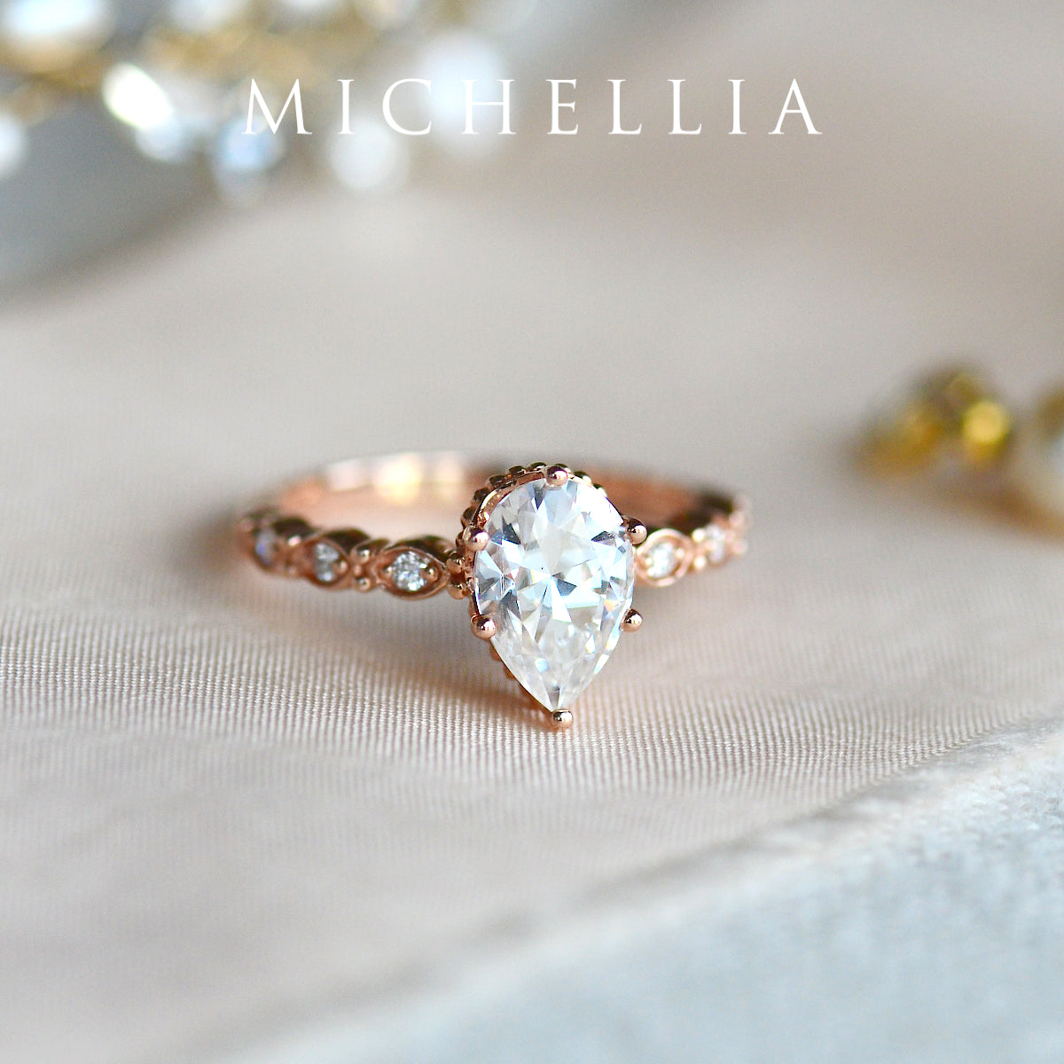 [Emelia] Vintage Classic Crown Pear Cut Engagement Ring in Diamond / Moissanite