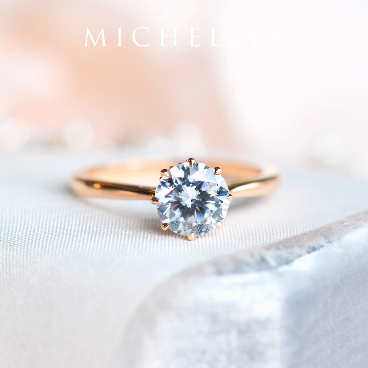 [Victoria] Classic Crown Solitaire Engagement Ring in Diamond / Moissanite