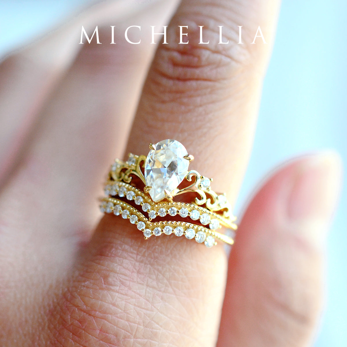 [Francesca] Heirloom Crown Pear Cut Engagement Ring in Diamond / Moissanite