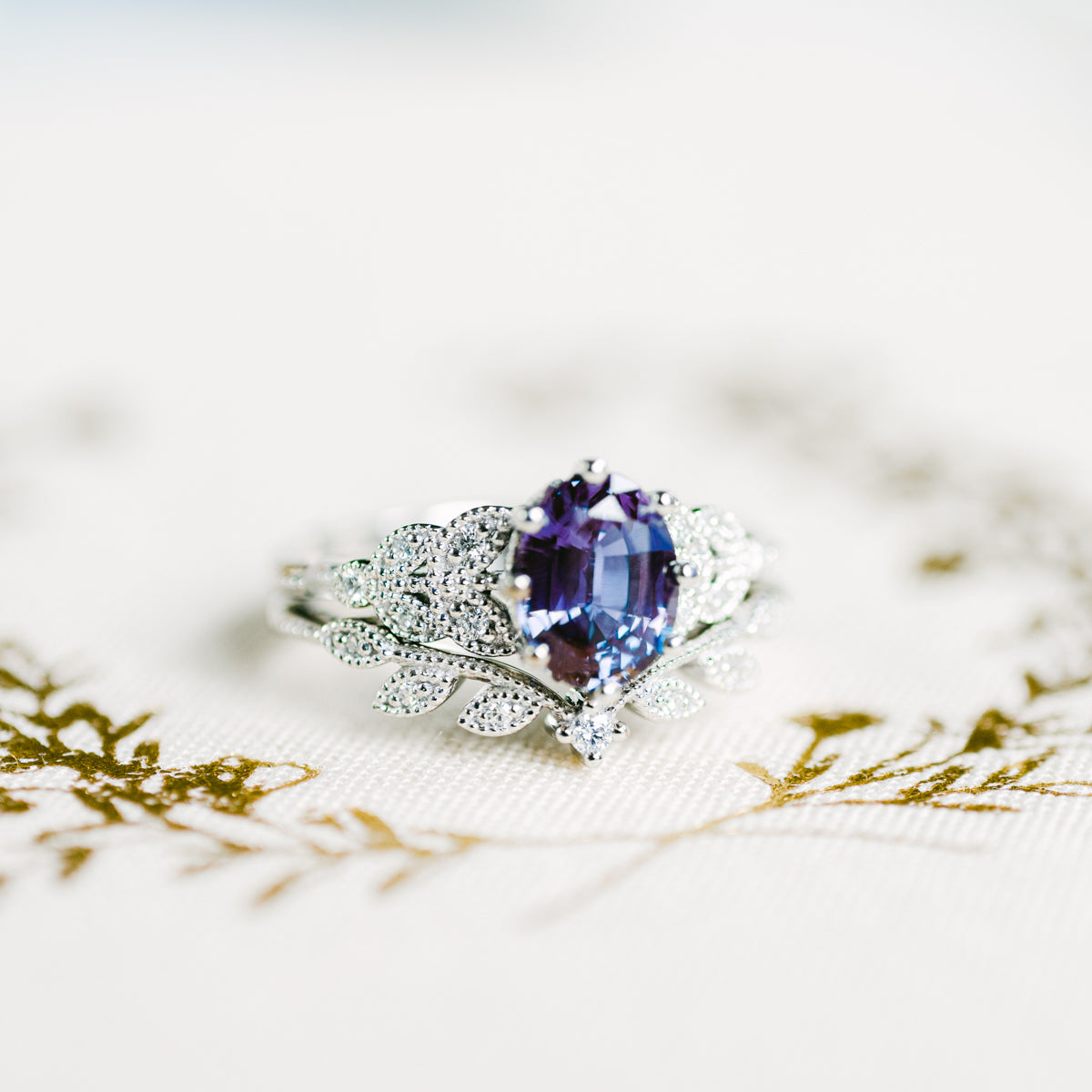 [Olivia] Classic Floral Oval Engagement Ring in Lab Alexandrite