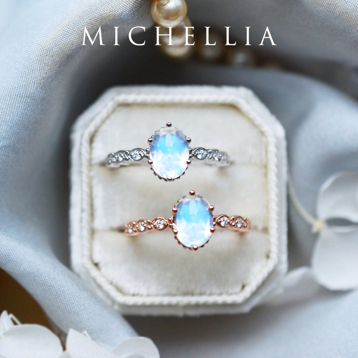 [Evelina] Vintage Classic Crown Oval Engagement Ring in Moonstone